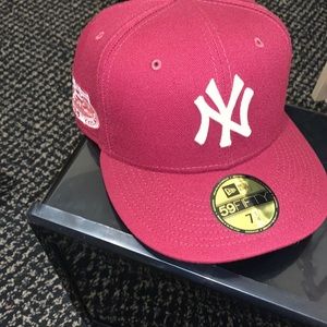 Pink brim new ear Yankees fitted